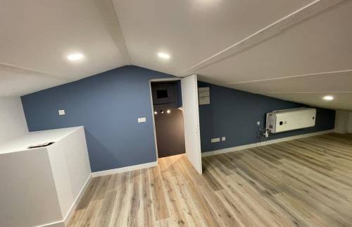 Peinture chambre combles bleue La Maison Des Travaux Ales