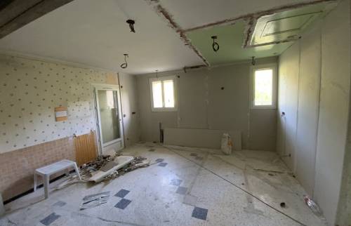 Salon avant rénovation à ALÉS