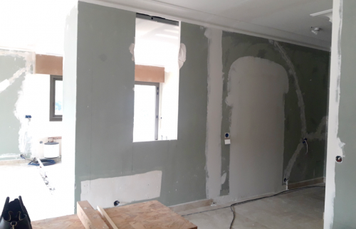 Pendant les travaux : ouverture de la cloison existante