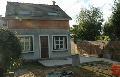 Pavillon en cours de surélévation