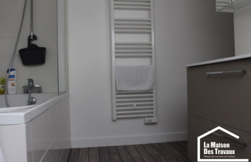 APRES Pose des éléments de la salle de bain dans les combles