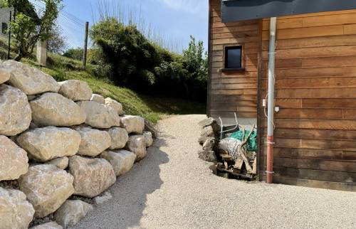 allée piétonne gravillonnaire