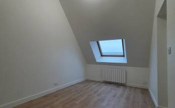 Chambre parentale aménagée dans les combles au-dessus du garage, projet terminé à Piré-Chanc