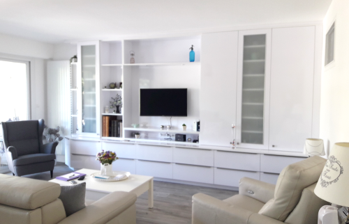 TV fixée au mur