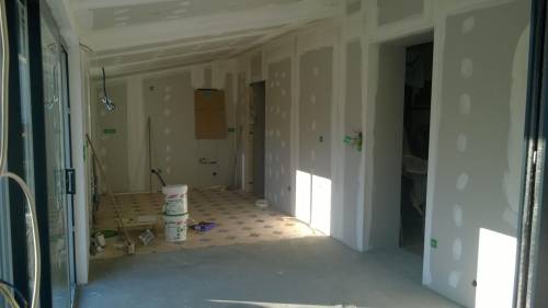 Pose de cloisons et faux plafond dans la future cuisine - Villebrumier 82