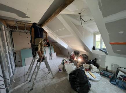 Isolation thermique ; rénovation énergétique ; toiture ; aménagement combles