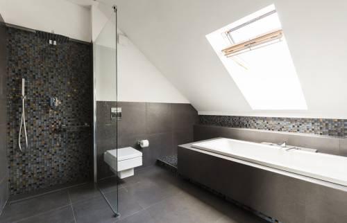 ²baignoire sous combles 