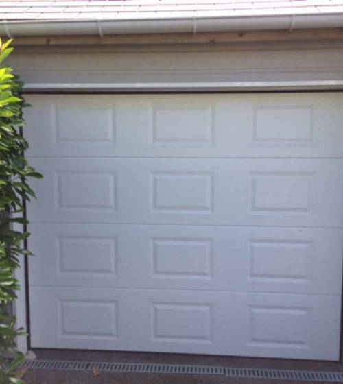 Nouvelle porte de garage motorisée - Nantes 44