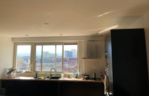 Le salon / cuisine après les travaux