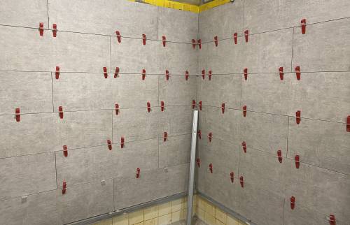 Calepinage en ligne du carrelage mural 90X30