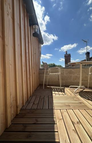 Création d’une terrasse tropézienne sur les toits de Bordeaux Centre