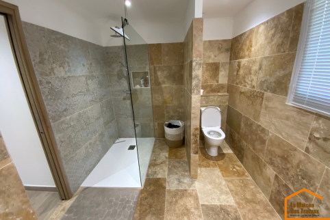 douche à l'italienne salle de bains.