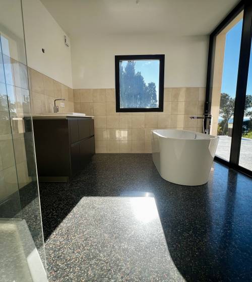 Salle de bain en neuf à Agay