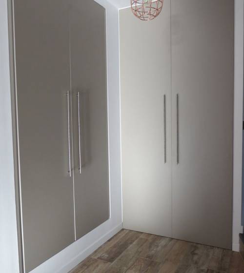 Dressing fini avec les portes à Clermont-Ferrand