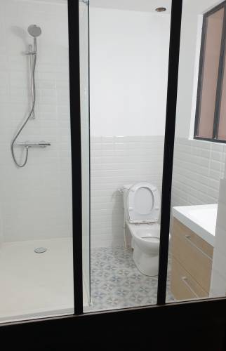 Création espace salle d'eau près de future chambre parentale zvec délimitation verrière d'intérieur et porte alu vitrée à Pleyben (29190)
