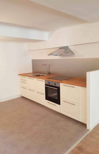 Rénovation cuisine avec sol PVC imitation béton ciré