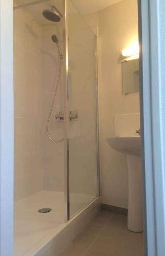 Rénovation d'une salle de bain avec douche dans le Calvados