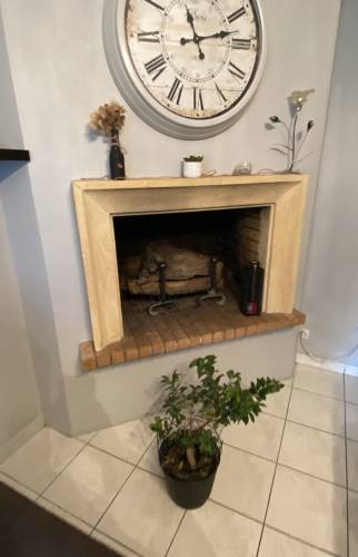 Cheminée avant rénovation par La Maison Des Travaux Bruz