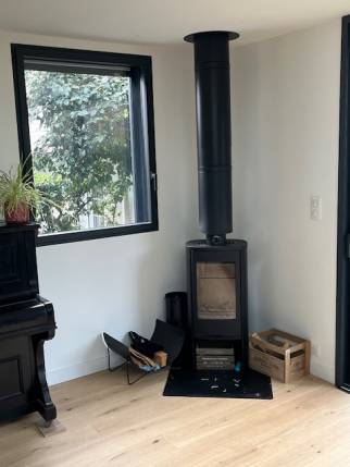 Pose d'un poêle à bois dans l'extension de maison - Nantes (44000)