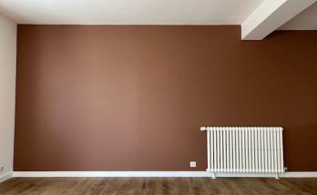 Mur peint en couleur chocolat après travaux de rénovation murale et ouverture de mur porteur - Nantes 44