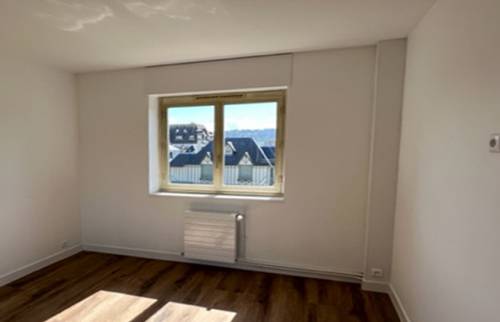 Fenêtre dans la chambre