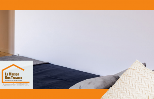 Zoom sur la finition des murs et l’uniformité du revêtement, résultat d’un travail de préparation minutieux.