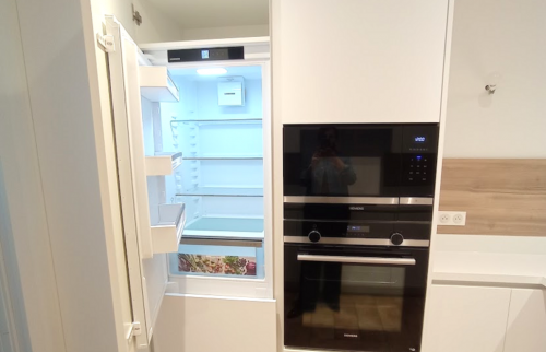 Ensemble colonnes fours et réfrigérateur