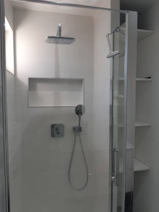  Rénovation de salle de bain avec douche moderne - Montluel 01120