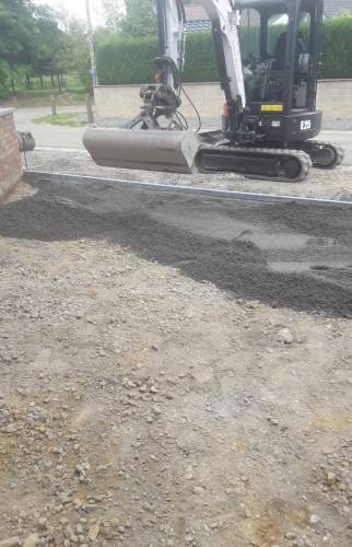 Travaux terrassement pour réalisation espace garage eentrepôt pavé à Nanteuil-Lès-Meaux (77100)