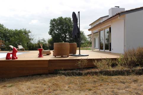 Terrasse en bois sur pilotis