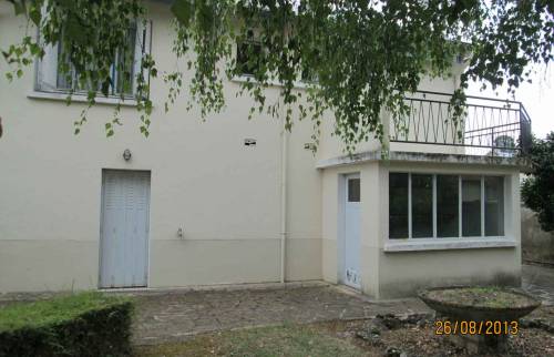 Vue de l'arrière du terrain