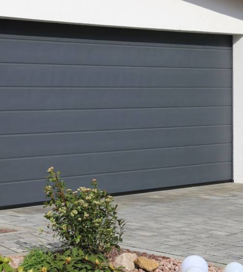 Garage indépendant porte sectionnelle motorisée - Douarnenez (29100)