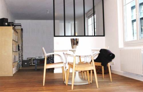 Rénovation grand studio après travaux restauration parquet et pose d'une verrière d'intérieur à Meaux (77)