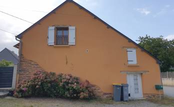 Maison vue de l'extérieur (avant)