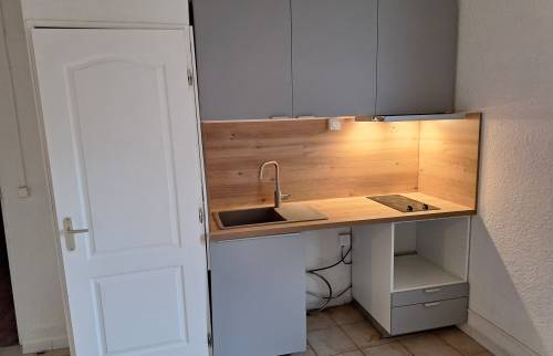 Cuisine grise appartement La Maison Des Travaux Alès