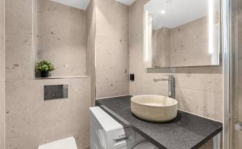 Transformation ancienne salle de bain en SDE avec WC suspendu et raccordement lave-linge sous tablette à Pleyben (29190)- 