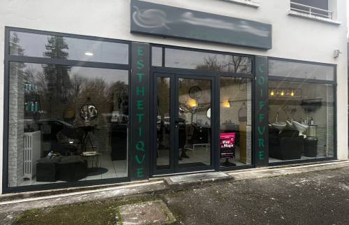 Rénovation vitrine salon de coiffure