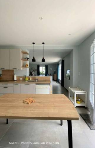 CUISINE OUVERTE A DAMGAN (56750) PAR LE COURTIER EN TRAVAUX DA LA MAISON DES TRAVAUX VANNES SARZEAU PENESTIN