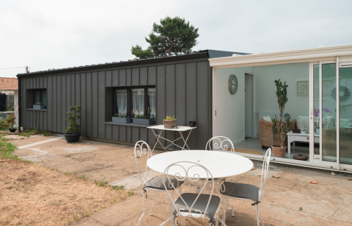 Création d'une suite parentale à Bouguenais - Isolation de la dépendance par l'extérieur avec bardage zinc quartz