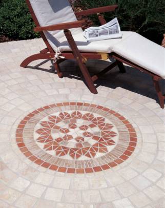 Pose d'une mosaïque - Guidel (56520)