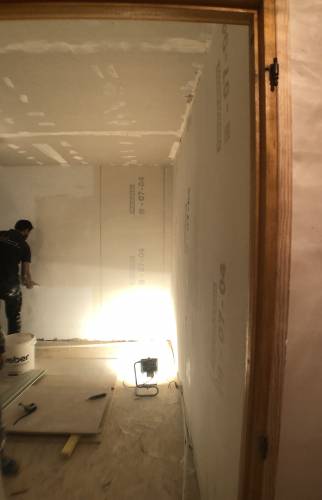 Doublage des murs de la chambre - rénovation appartement