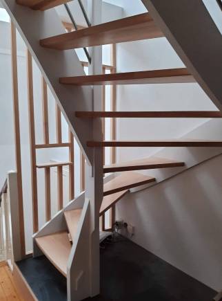 Escalier bois bi-color et claustra sur mesure à Brunstatt