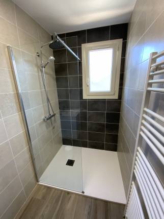 Pose d'un receveur de douche