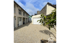 Rénovation extérieure : une cour modernisée avec un revêtement en gravier - La Bunelais 35310