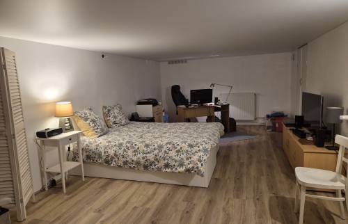 Coin nuit et espace bureau