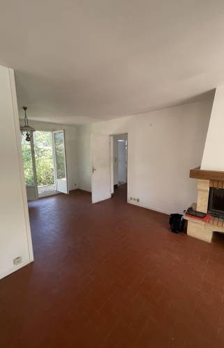 salon salle de séjour avec cheminée après rénovation