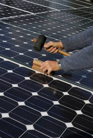 Installation de panneaux photovoltaiques Poissy