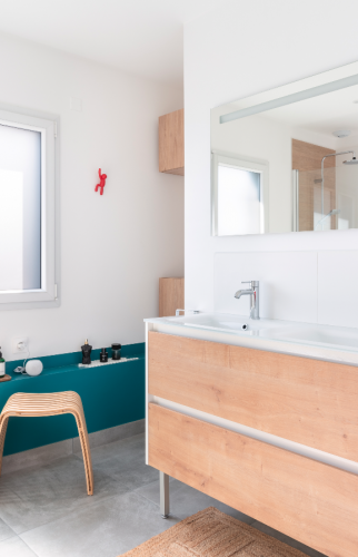 Création d'une surélévation de 70 m² et rénovation intérieure à Saint-Sébastien-sur-Loire - rénovation salle de bain