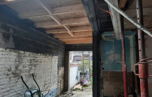 Création d'un toit plat, charpente et couverture 