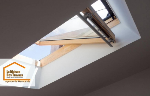 Travaux d’aménagement de toiture à Casteljaloux, garantissant luminosité et étanchéité optimales grâce à une lucarne sur mesure.